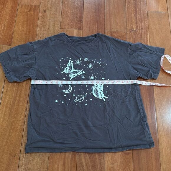 Shein Brown Short Sleeve Tees with Graphic Designs size M - Picture 4 of 5